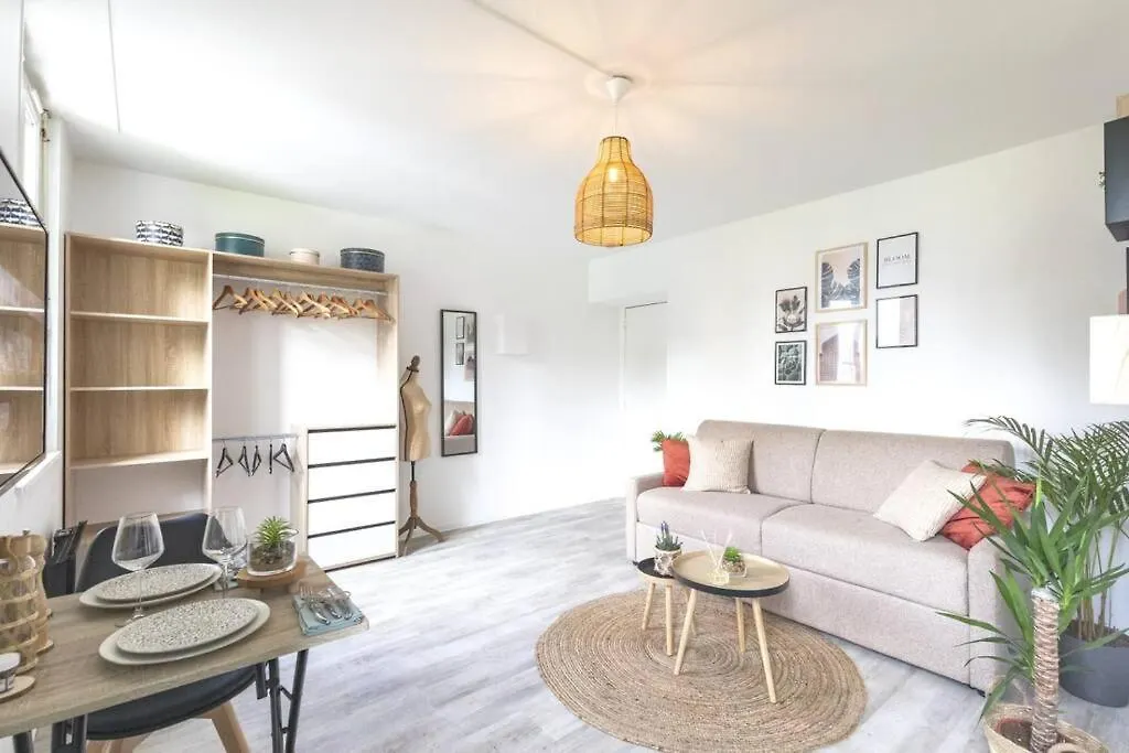 L'Authentique *Studio *Parking Prive* *Wifi*Calme Lourdes Apartman